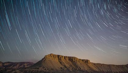 荷兰赢得挑战保持欧洲杯希望